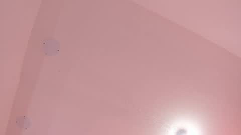 L O V E  online show from 10.02.25