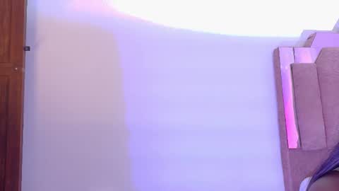 L O V E  online show from 08.04.26