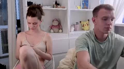 Max and Mia online show from 06.17.26