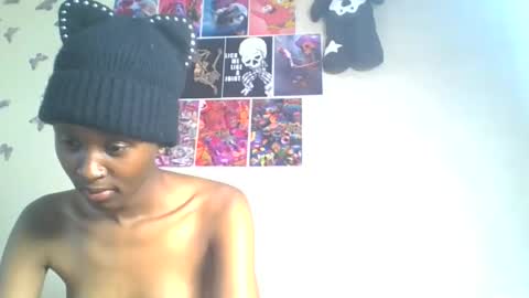 Snapshot of lovers_oncam chatting on 05.14.26 RedJoy online show from 05.14.26