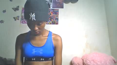 Snapshot of lovers_oncam chatting on 05.23.26 RedJoy online show from 05.23.26