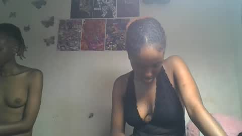 Snapshot of lovers_oncam chatting on 06.08.26 RedJoy online show from 06.08.26