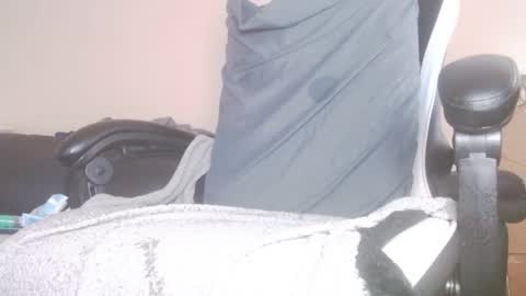 Snapshot of lovestobeused2 chatting on 11.30.25 lovetobeused online show from 11.30.25