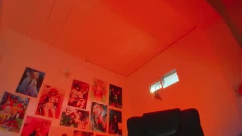 Snapshot of lovexjuxn77 chatting on 12.19.25 lovexjuxn77 online show from 12.19.25