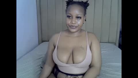Snapshot of loveydivah chatting on 06.01.26 loveydivah online show from 06.01.26