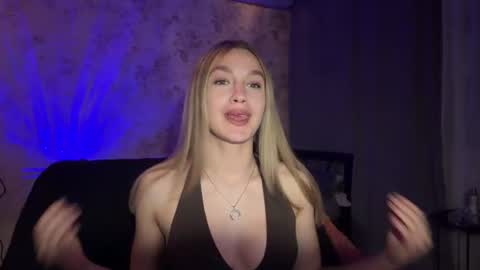 Snapshot of lovia_ chatting on 06.18.26 Lana online show from 06.18.26