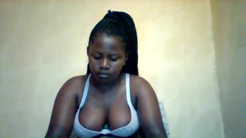 Snapshot of loviett chatting on 05.18.26 loviett online show from 05.18.26