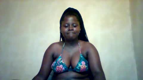 Snapshot of loviett chatting on 05.19.26 loviett online show from 05.19.26