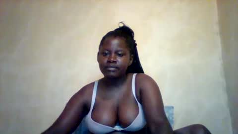 Snapshot of loviett chatting on 05.23.26 loviett online show from 05.23.26