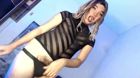 Snapshot of lovingmonaru969 chatting on 11.12.25 Lovingmonaru969 online show from 11.12.25