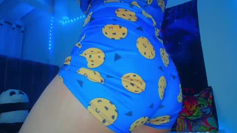 Snapshot of lu_aniston chatting on 12.12.24 Mariana online show from 12.12.24