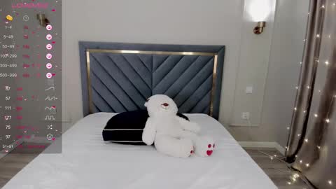 Snapshot of lu_mina chatting on 02.13.25 lu_mina online show from 02.13.25