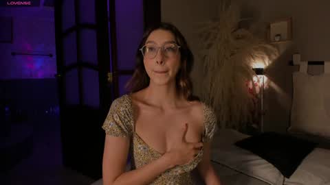 Snapshot of lua_ferch_ chatting on 12.16.24 ---Goys incredible photographs online show from 12.16.24