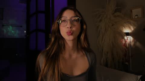 Snapshot of lua_ferch_ chatting on 12.17.24 ---Goys incredible photographs online show from 12.17.24