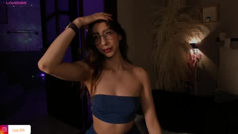 Snapshot of lua_ferch_ chatting on 12.18.24 ---Goys incredible photographs online show from 12.18.24