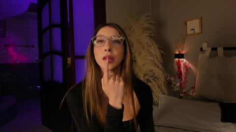 Snapshot of lua_ferch_ chatting on 01.14.25 ---Goys incredible photographs online show from 01.14.25