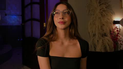 Snapshot of lua_ferch_ chatting on 02.04.25 ---Goys incredible photographs online show from 02.04.25
