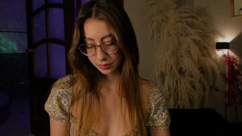 Snapshot of lua_ferch_ chatting on 02.05.25 ---Goys incredible photographs online show from 02.05.25