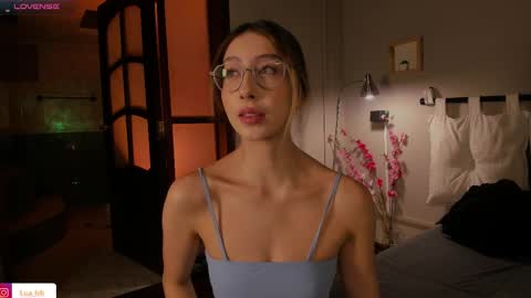 Snapshot of lua_ferch_ chatting on 02.24.25 ---Goys incredible photographs online show from 02.24.25