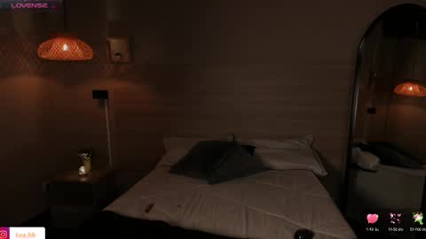 Snapshot of lua_ferch_ chatting on 03.12.25 ---Goys incredible photographs online show from 03.12.25