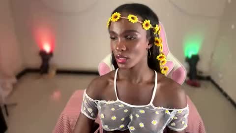 Snapshot of luanarisque chatting on 11.07.25 IG luana orq online show from 11.07.25