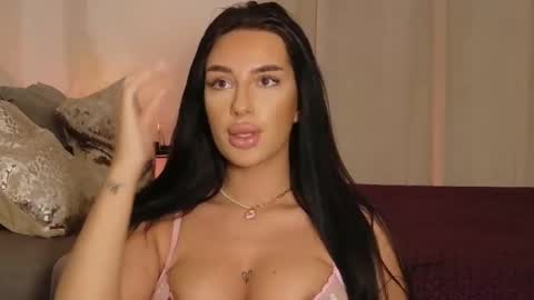 Luana Dess online show from 03.17.26