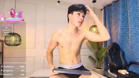 Snapshot of luandy_ chatting on 11.17.25 lUAN online show from 11.17.25