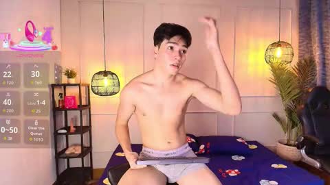 Snapshot of luandy_ chatting on 12.15.25 lUAN online show from 12.15.25