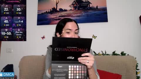 luara_ online show from 11.18.25