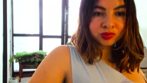 luara__01__lecat_1 online show from 11.20.25