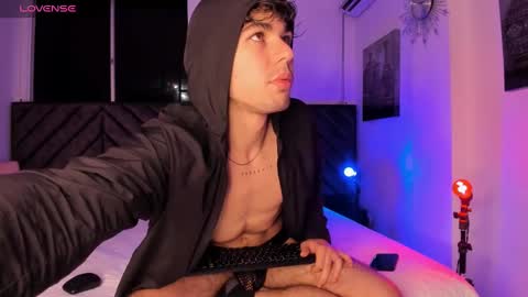 Luca Ferrer online show from 12.09.24