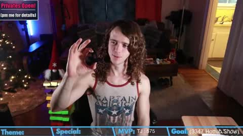 Snapshot of lucas_jacobs chatting on 12.22.24 LucasJacobs online show from 12.22.24