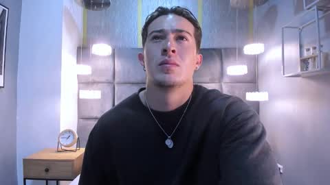 Snapshot of luccagrey chatting on 11.08.25 luccagrey online show from 11.08.25