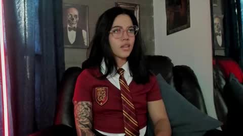   online show from 10.12.25