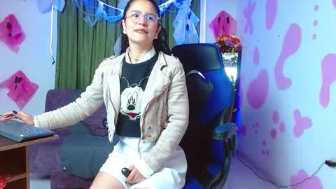 Snapshot of lucessita chatting on 10.19.25 lucessita online show from 10.19.25