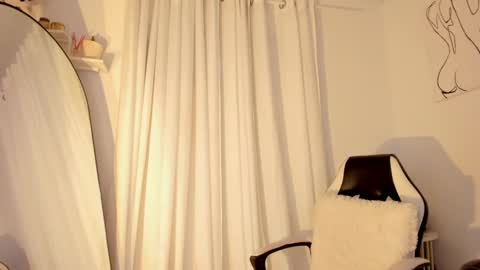 Lucia online show from 01.07.25