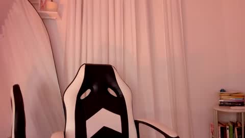 Lucia online show from 01.11.25