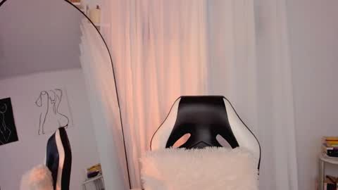 Lucia online show from 01.19.25