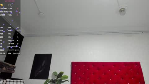 Snapshot of lucia_oregon chatting on 05.11.26 L U C I A online show from 05.11.26