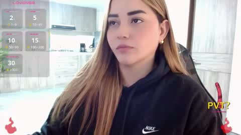 lucia star  online show from 12.05.25