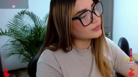 Snapshot of lucia_star_ chatting on 03.09.26 lucia star online show from 03.09.26