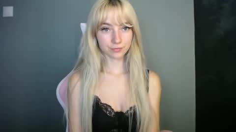 Snapshot of luciacam20 chatting on 06.01.26 Lucy online show from 06.01.26