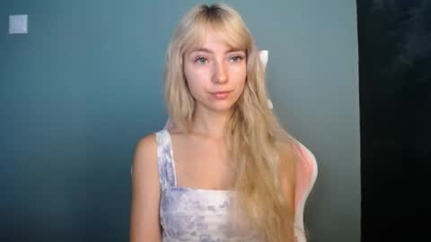 Snapshot of luciacam20 chatting on 06.06.26 Lucy online show from 06.06.26