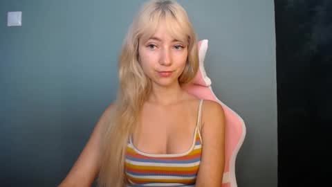 Snapshot of luciacam20 chatting on 06.07.26 Lucy online show from 06.07.26