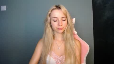 Snapshot of luciacam20 chatting on 06.13.26 Lucy online show from 06.13.26