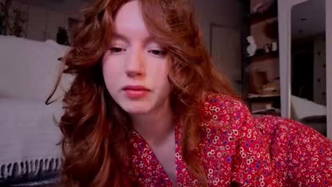 Snapshot of luciacoy chatting on 09.27.25 Lucia online show from 09.27.25