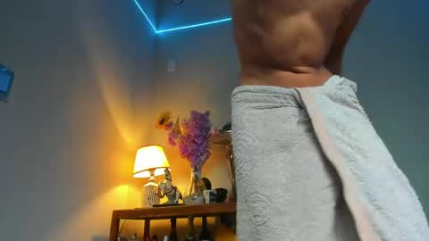 Snapshot of lucian_davii chatting on 05.18.26 Pirulo online show from 05.18.26