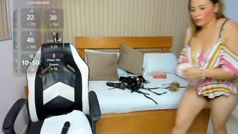 Snapshot of luciana_ballesteros chatting on 05.23.26 Luciana online show from 05.23.26