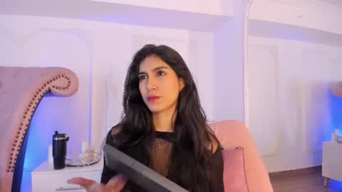 Snapshot of luciana_roa chatting on 06.19.26 Luciana online show from 06.19.26