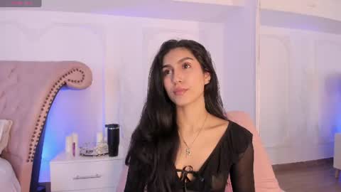 Snapshot of luciana_roa chatting on 06.20.26 Luciana online show from 06.20.26